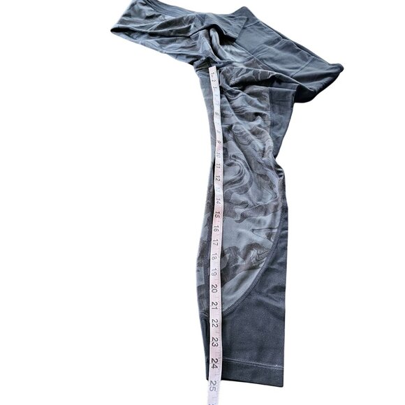 Athleta Swirl Gray Black and Mesh Crop Athletic Wear Leggings Pants size Small - Picture 9 of 10